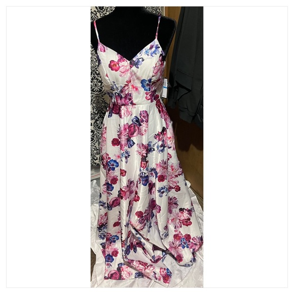 City Studio Floral Fit and Flare Gown Size 9 NWT - Picture 4 of 15